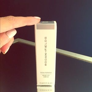 Active Hydration Bright Eye Complex